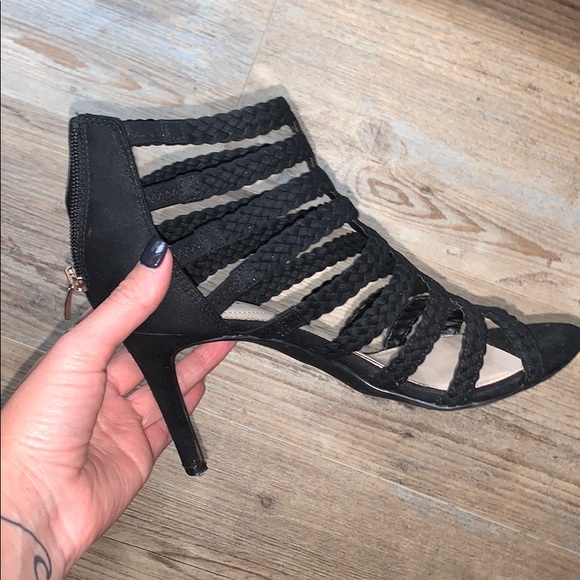 heels - Picture 3 of 4